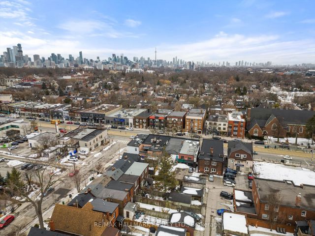 15 - 595 St Clair Ave W