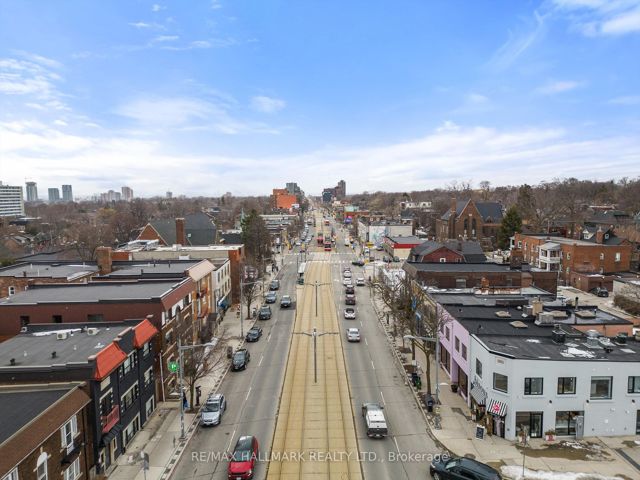 15 - 595 St Clair Ave W