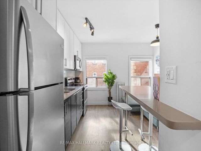 15 - 595 St Clair Ave W