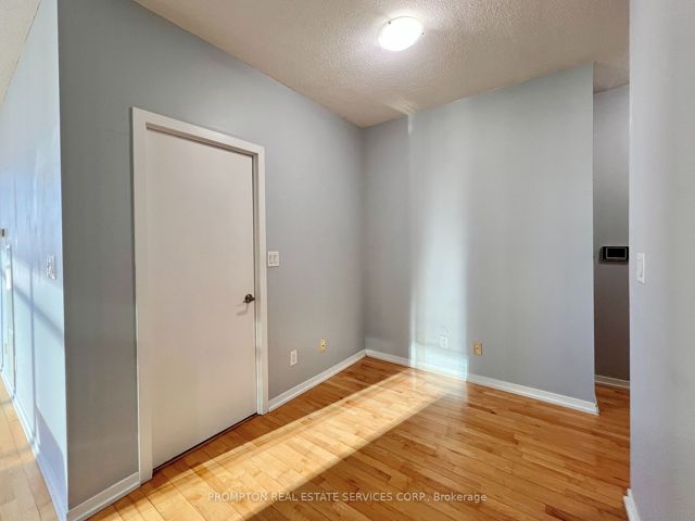 1910 - 65 Bremner Blvd