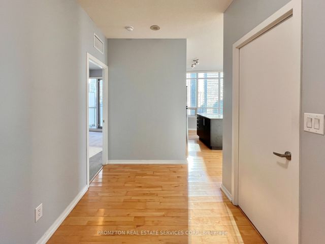 1910 - 65 Bremner Blvd