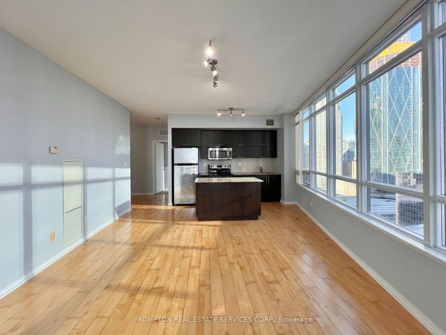 1910 - 65 Bremner Blvd