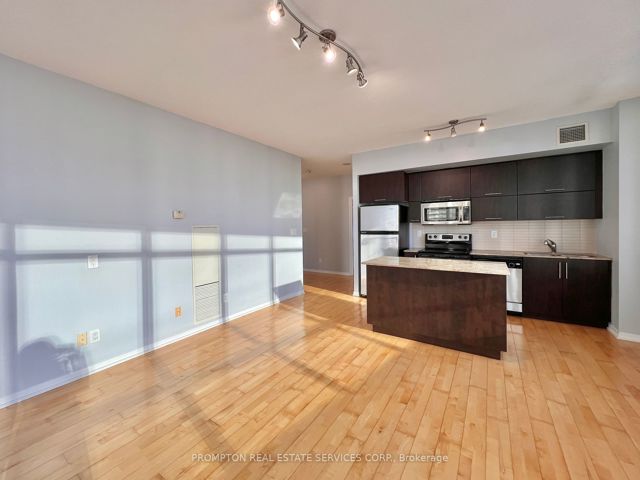 1910 - 65 Bremner Blvd