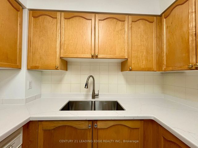715 - 28 Empress Ave