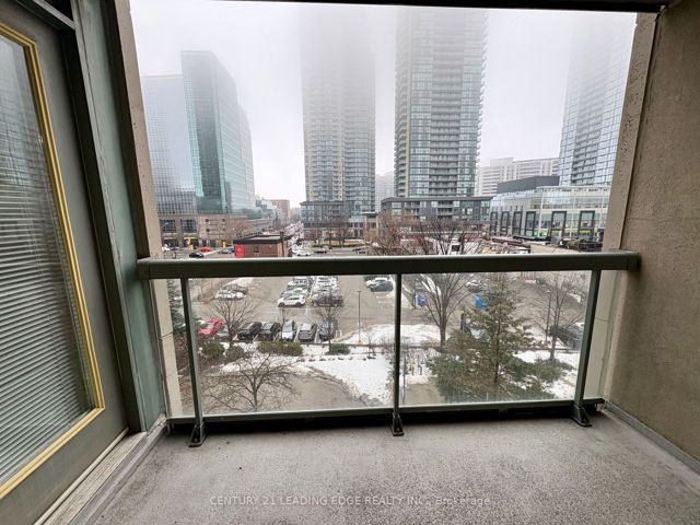 715 - 28 Empress Ave