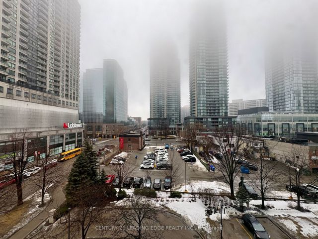 715 - 28 Empress Ave