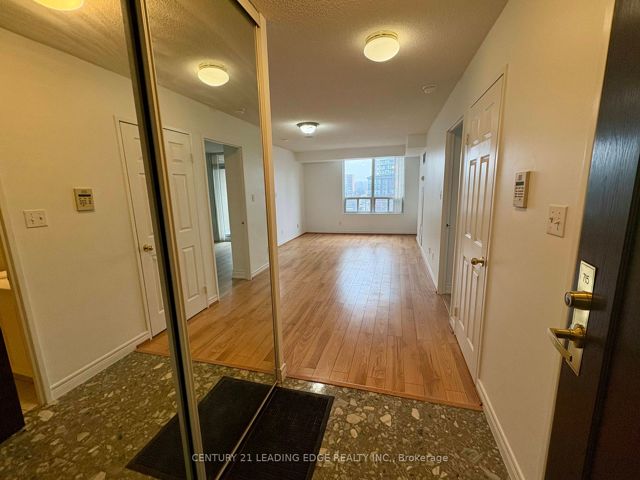 715 - 28 Empress Ave