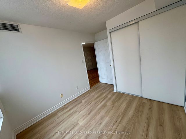 715 - 28 Empress Ave