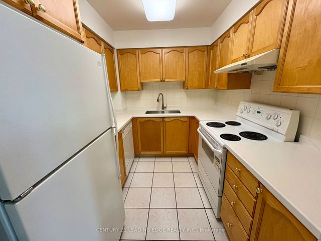 715 - 28 Empress Ave