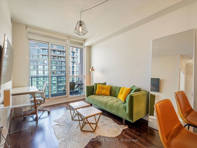 3407 - 215 Fort York Blvd