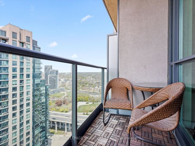 3407 - 215 Fort York Blvd