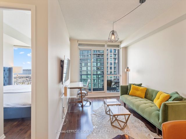 3407 - 215 Fort York Blvd