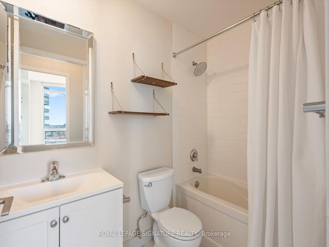 3407 - 215 Fort York Blvd