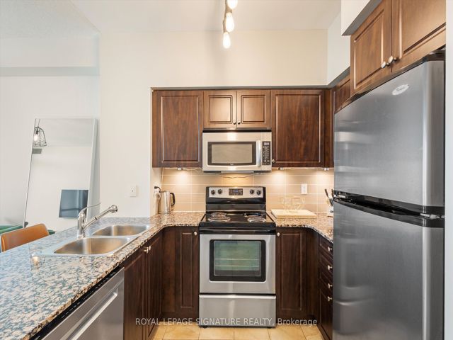 3407 - 215 Fort York Blvd