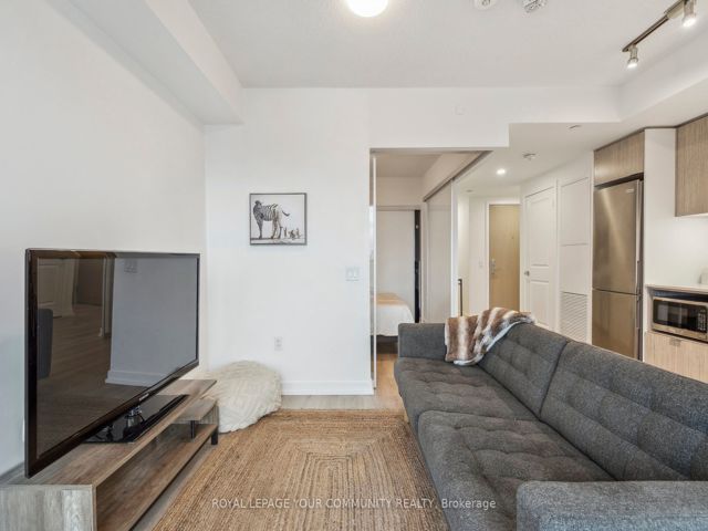 2606 - 395 Bloor St E