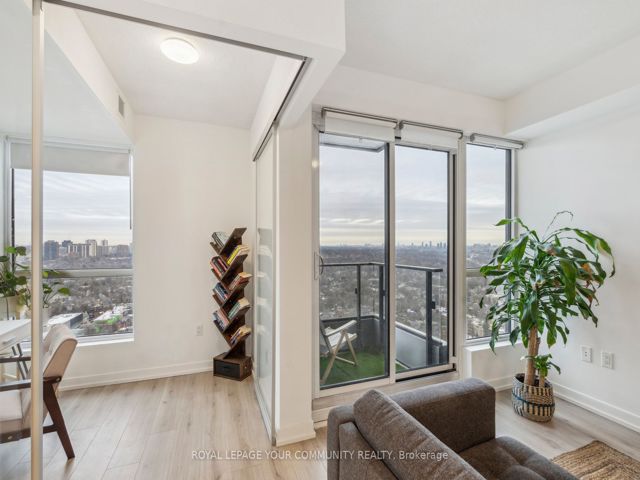 2606 - 395 Bloor St E