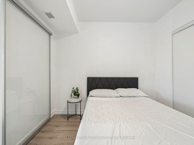 2606 - 395 Bloor St E