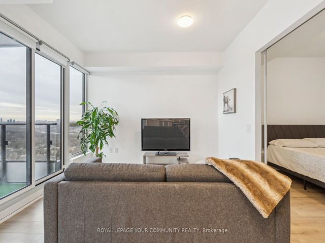 2606 - 395 Bloor St E