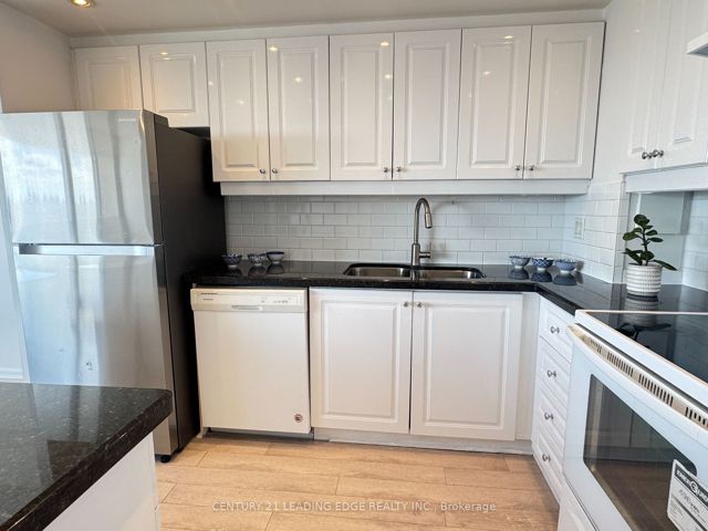 PH01 - 715 Don Mills Rd