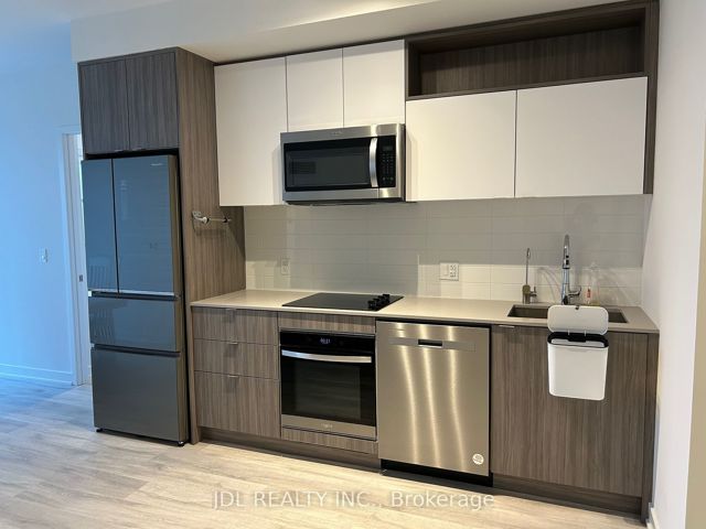 2805 - 70 Princess St