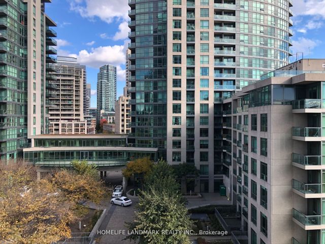 606 - 219 Fort York Blvd