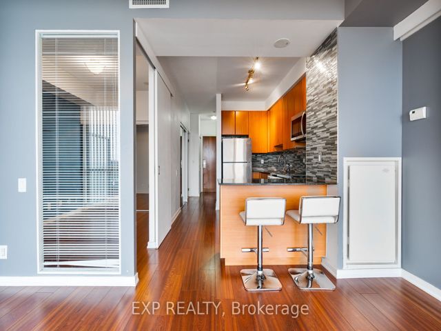 701 - 30 Canterbury Pl