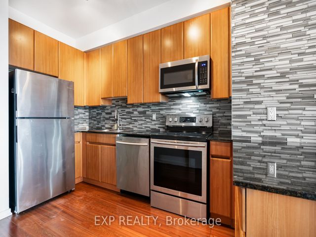 701 - 30 Canterbury Pl