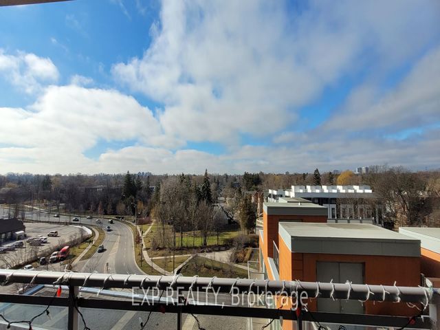 701 - 30 Canterbury Pl