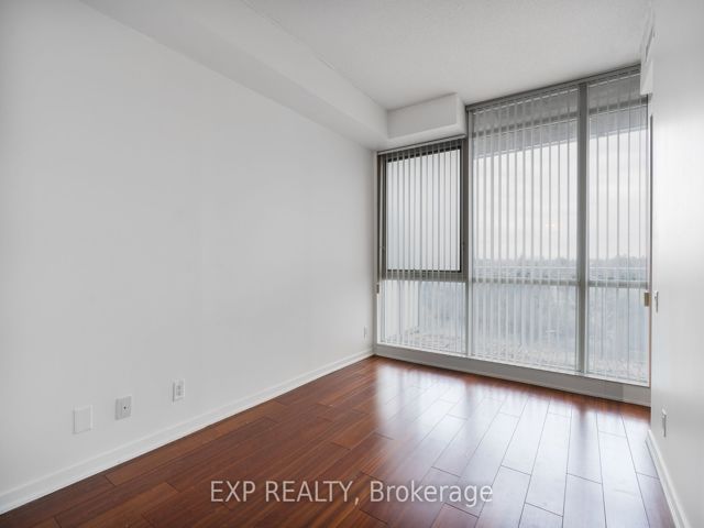 701 - 30 Canterbury Pl