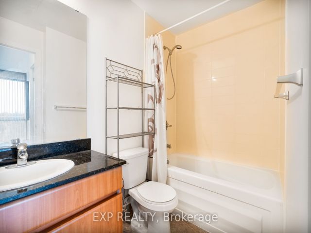 701 - 30 Canterbury Pl
