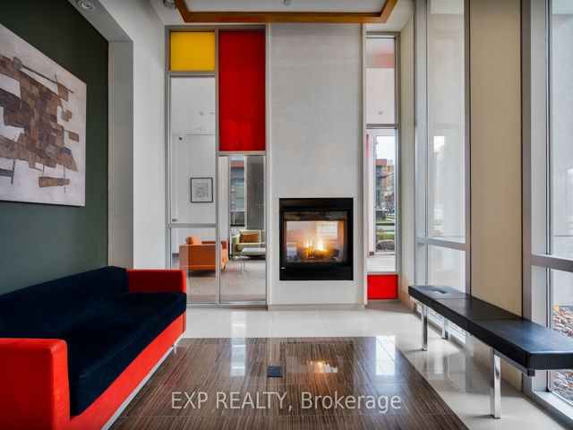 701 - 30 Canterbury Pl