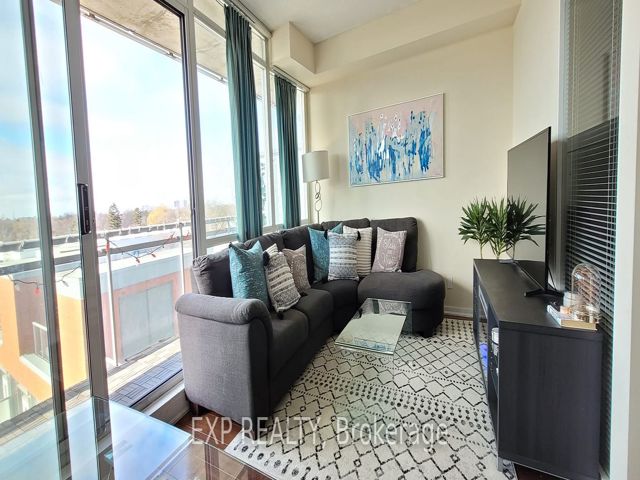701 - 30 Canterbury Pl