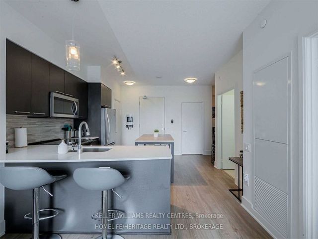 710 - 30 Roehampton Ave E
