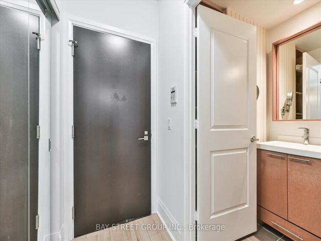 815 - 100 Harrison Garden Blvd