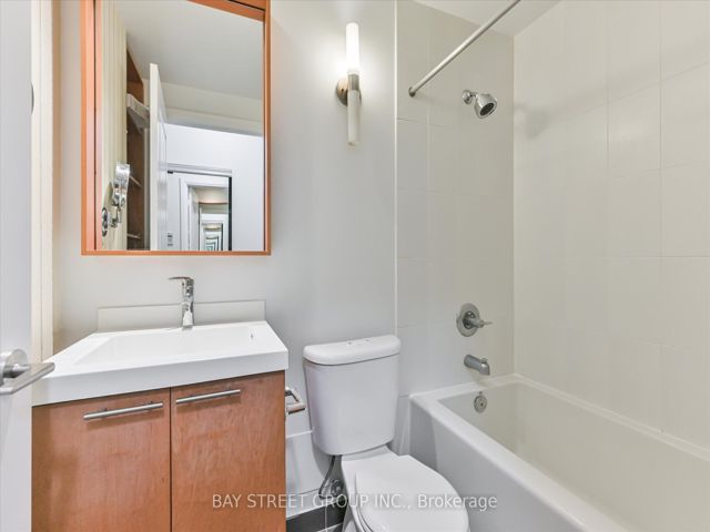 815 - 100 Harrison Garden Blvd