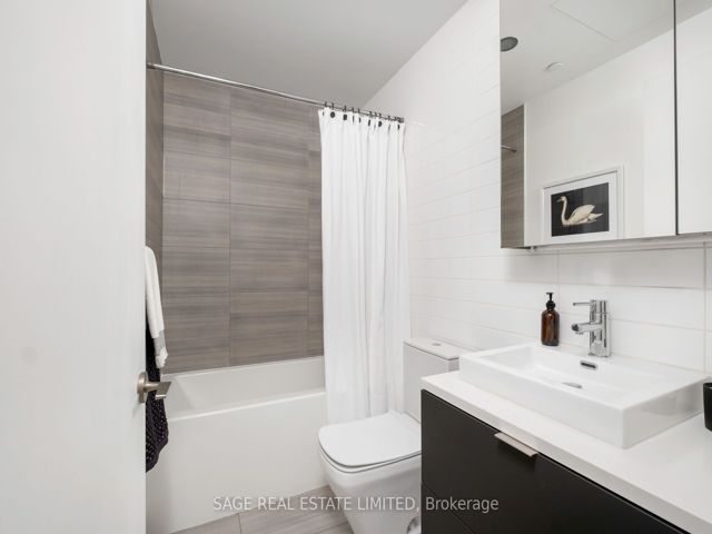 1908 - 170 Bayview Ave