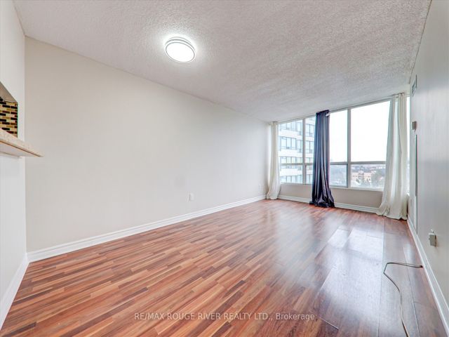 903 - 3050 Ellesmere Rd
