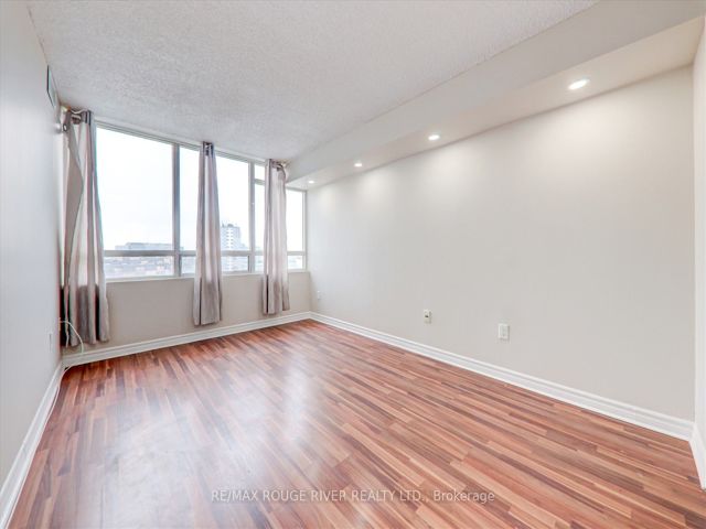 903 - 3050 Ellesmere Rd