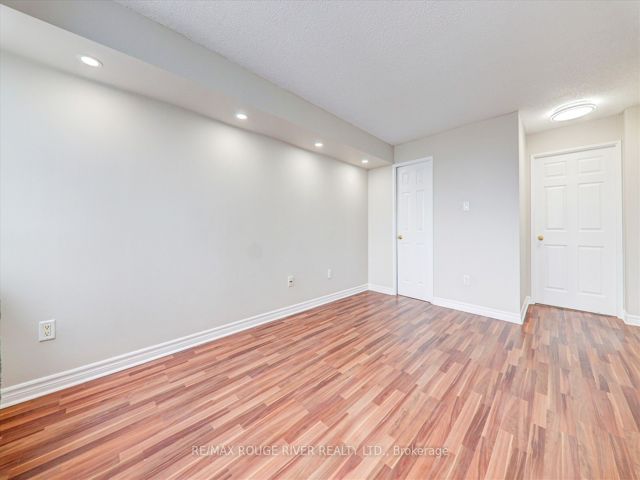 903 - 3050 Ellesmere Rd