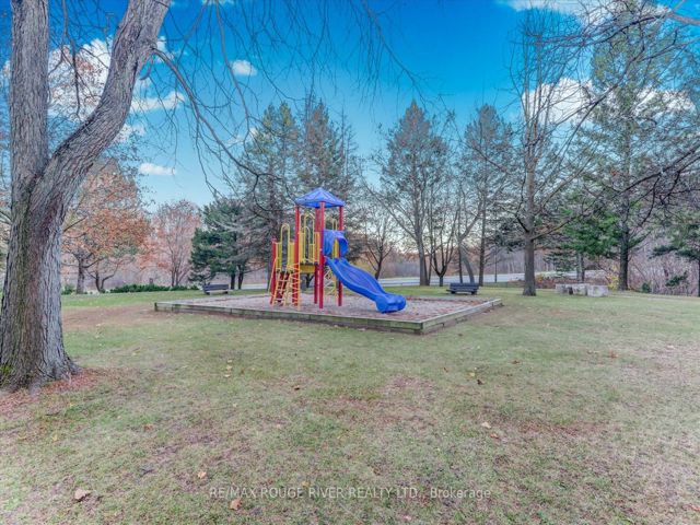 903 - 3050 Ellesmere Rd