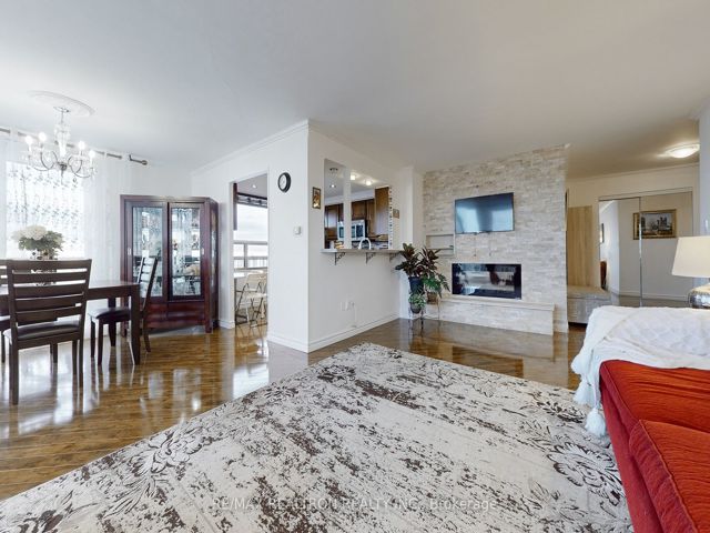 1706 - 135 Antibes Dr