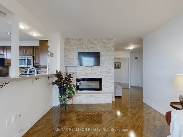 1706 - 135 Antibes Dr