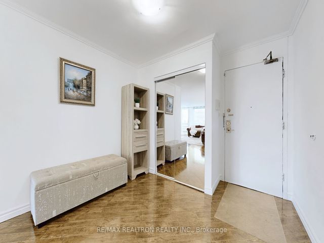 1706 - 135 Antibes Dr