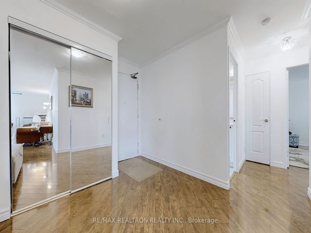 1706 - 135 Antibes Dr