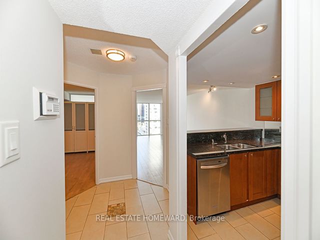 2104 - 15 Maitland Pl
