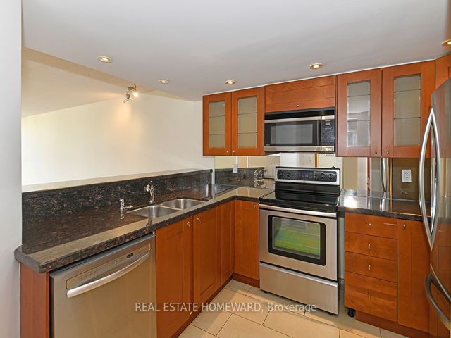 2104 - 15 Maitland Pl