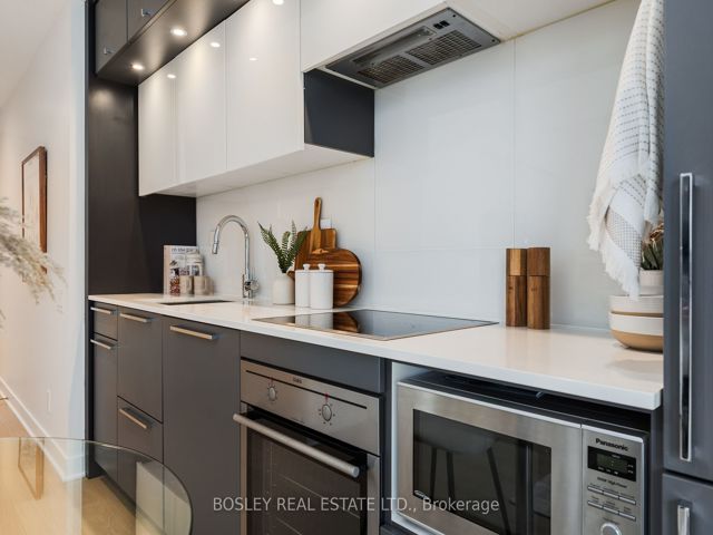 1206 - 15 Grenville St