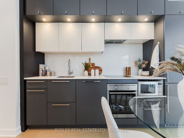 1206 - 15 Grenville St