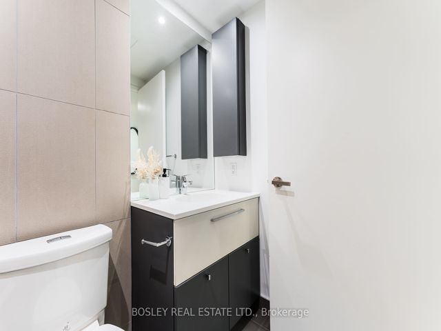1206 - 15 Grenville St