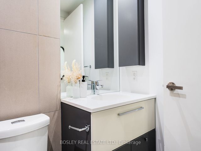 1206 - 15 Grenville St
